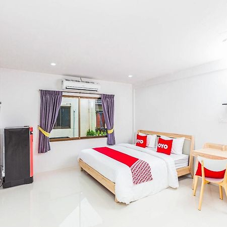 Oyo 435 Frame Residence Phuket Exteriör bild