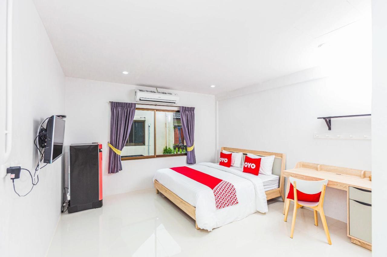 Oyo 435 Frame Residence Phuket Exteriör bild