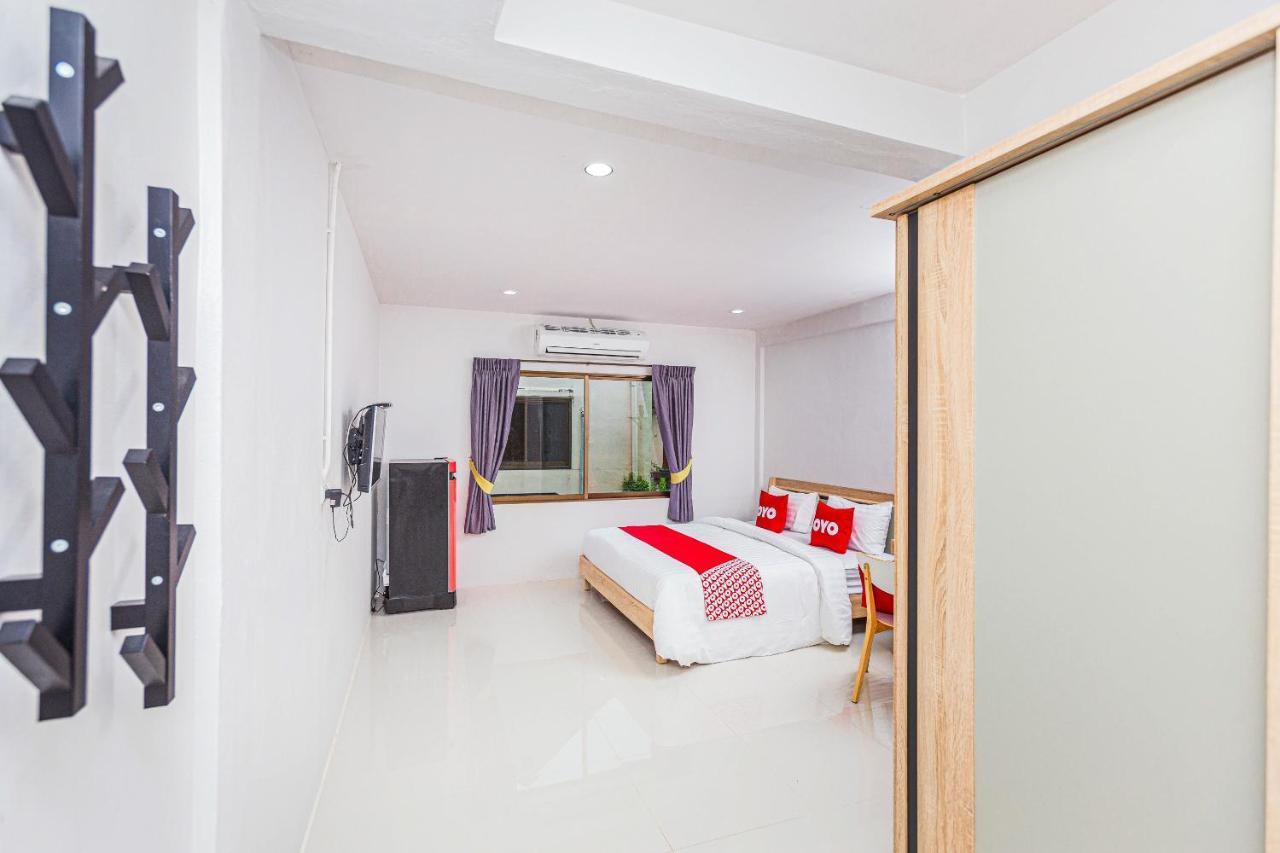Oyo 435 Frame Residence Phuket Exteriör bild