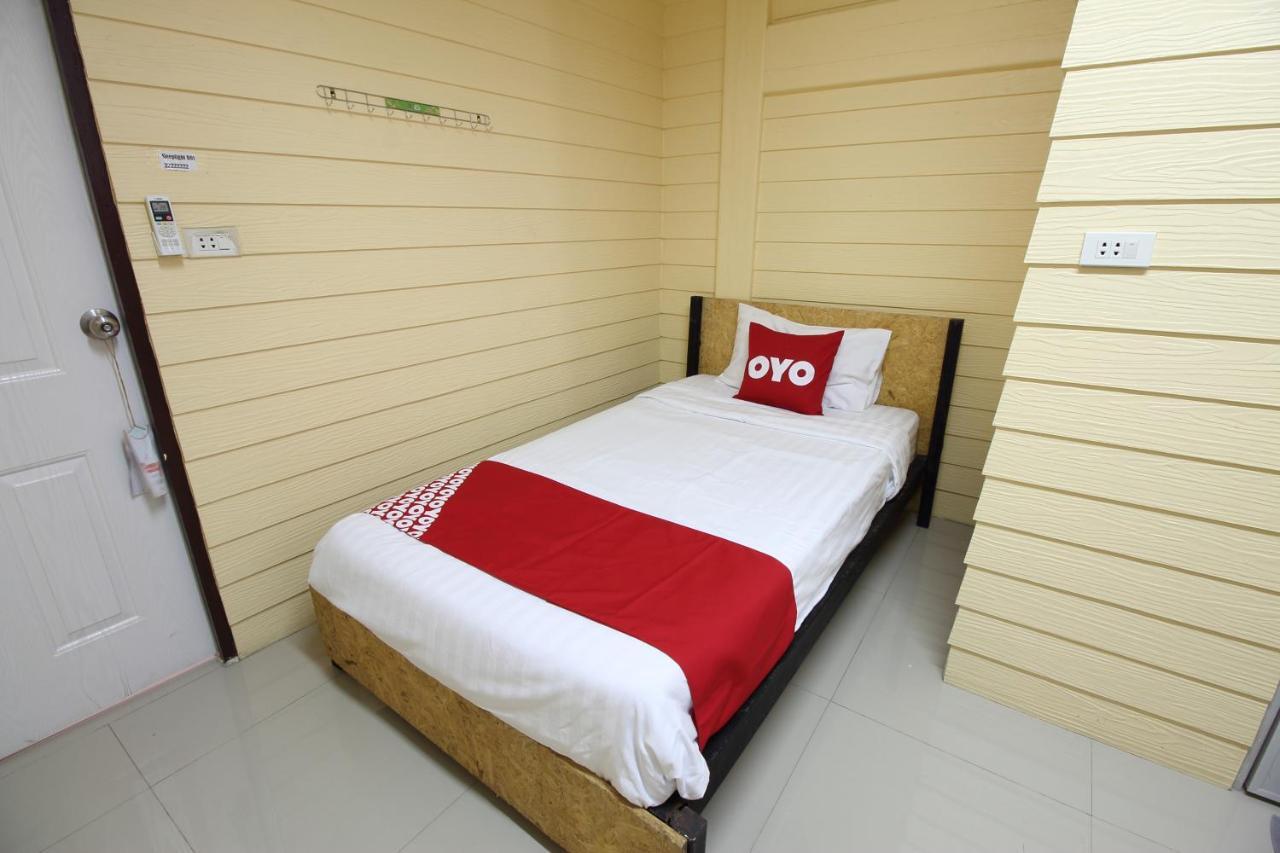 Oyo 435 Frame Residence Phuket Exteriör bild